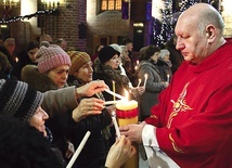 W czasie liturgii kilkadziesiąt osób miało okazję złożyć przyrzeczenie Duchowej Adopcji Dziecka Poczętego.