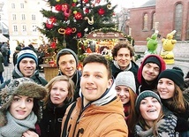 Studenci z „Maciejówki” byli częścią 4,5-tysięcznej grupy Polaków – najliczniejszej nacji na spotkaniu.