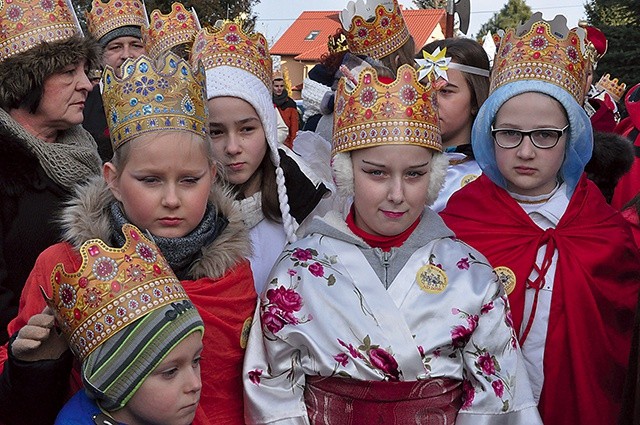 ▲	Pierwszy Orszak Trzech Króli w Bobowej.