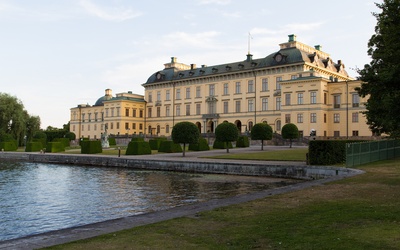 Królowa Szwecji twierdzi, że mieszka w pałacu z... duchami