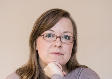 Dr Monika Gabriela Bartoszewicz zajmuje się m.in. islamem w Europie, terroryzmem, przemocą polityczną oraz bezpieczeństwem.  Wykłada w Akademii Vistula w Warszawie.