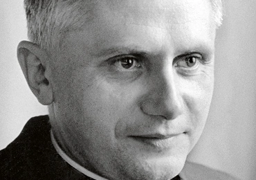Ks. Joseph Ratzinger  w chwili rozpoczęcia soboru miał 35 lat.