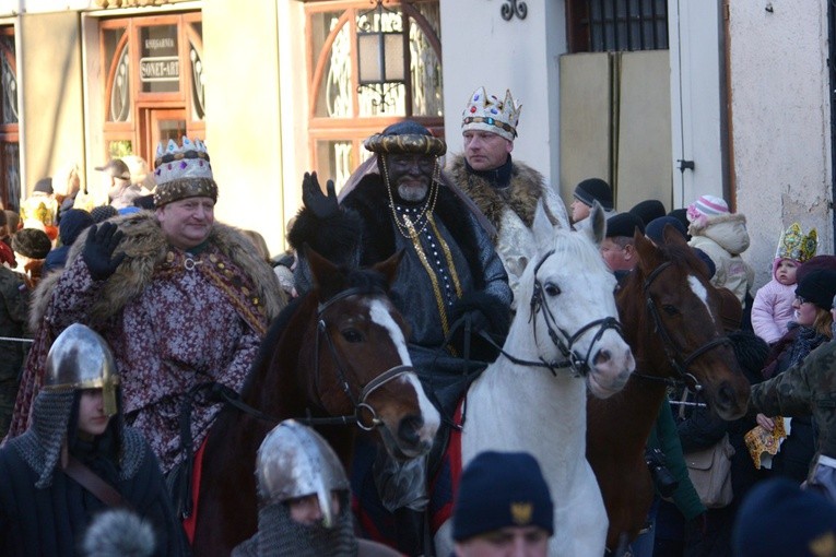 Trzej Królowie oddadzą hołd Bożej Dziecinie, Jego Matce i św. Józefowi