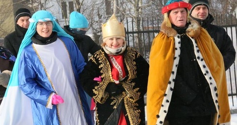 Uczestnicy Orszaku w Ćmiłowie
