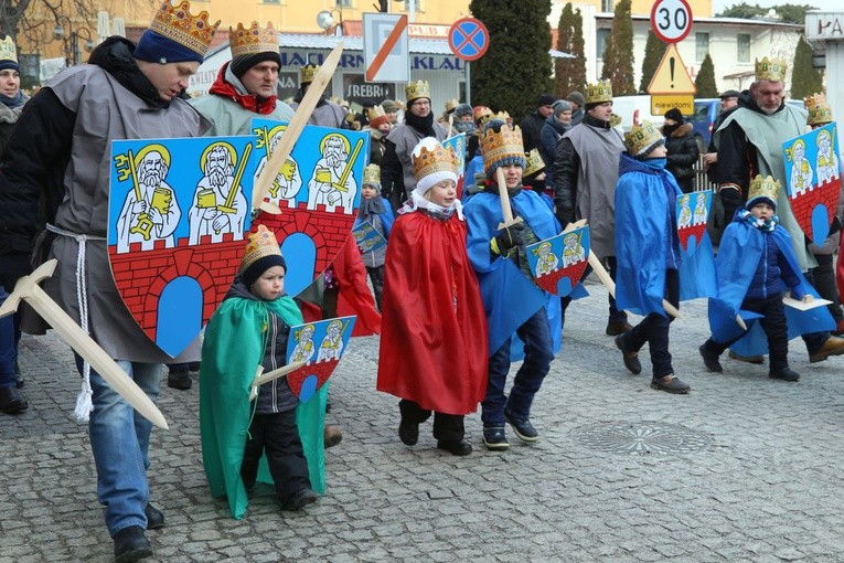 Na tarczach rycerzy widniał herb Strzegomia.