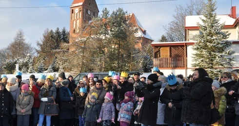 Pokłon oddali, grochówkę zjedli