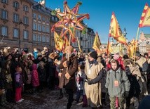 Polska z królami w orszakach