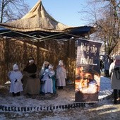 Betlejemską szopkę w Nasielsku ustawiono na rynku miasta