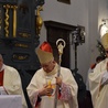 Najpierw na Eucharystii, a potem na opłatku spotkali się wolontariusze ŚDM z łowickimi biskupami i koordynatorami