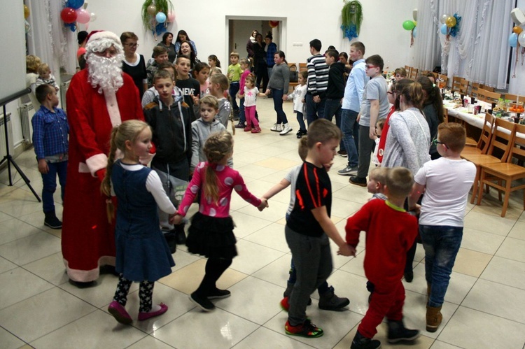 Świąteczne spotkanie dla dzieci w Czernicach Borowych