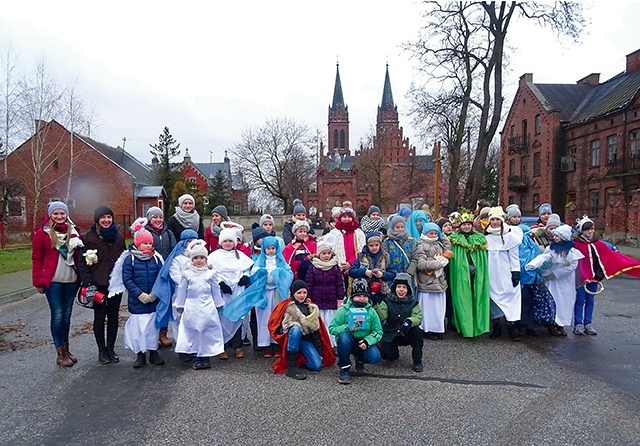 	Kolędnicy misyjni ze złakowskiej parafii.