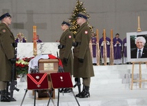 Człowiek solidarności i wspólnoty