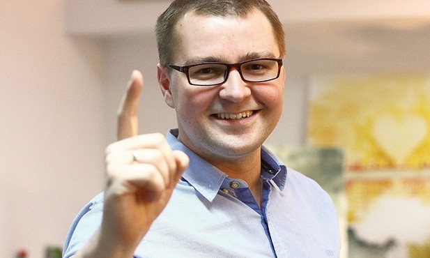 – Jedna z osób z naszej wspólnoty przez kilka miesięcy modliła się o pracę. Dostała ją. Byłem poruszony tym, że całą pierwszą pensję ofiarowała na Boże królestwo – opowiada Karol Sobczyk.