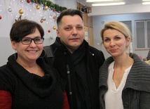 Ks. Jacek wraz z Renatą Szczypą oraz Agnieszką Cichocką przekonują, że razem można więcej. 
