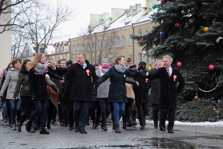 Polonez maturzystów w Łowiczu