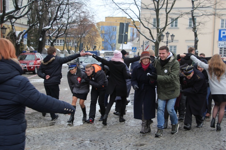 Polonez maturzystów w Łowiczu