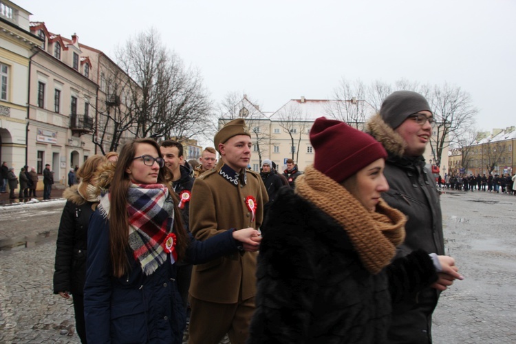 Polonez maturzystów w Łowiczu