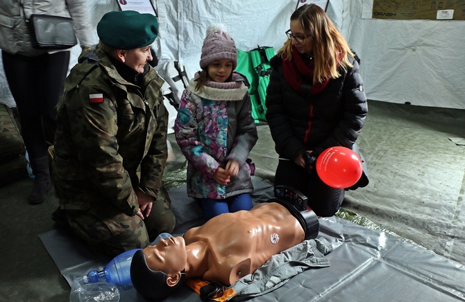 Piknik "Bezpieczna Polska" we Wrocławiu