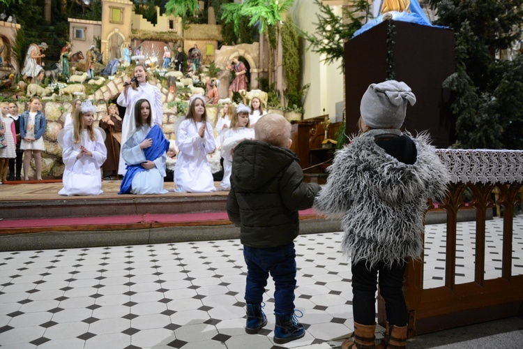 Dzieci kolędujące w Borkach Wielkich