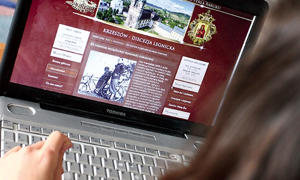 Ciekawa strona internetowa przyciąga wierzących i niewierzących.