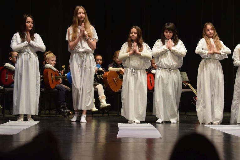 Świdnicki Przegląd Zespołów Kolędniczych: Publiczna Szkoła Podstawowa w Jugowicach