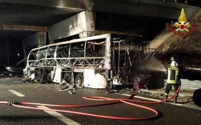 Tragiczny wypadek autokaru. 16 ofiar