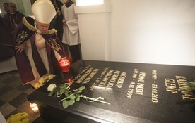 Krypta warszawskiej katedry otwarta z okazji 4. rocznicy śmierci kard. Glempa