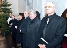 ▼	Koszalin, 18 stycznia: duchowni różnych wyznań na nabożeństwie w katedrze.