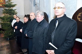 ▼	Koszalin, 18 stycznia: duchowni różnych wyznań na nabożeństwie w katedrze.
