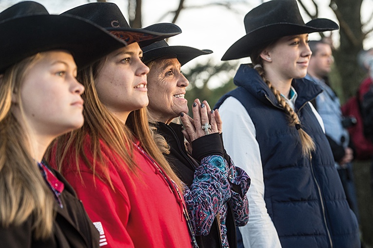 Nie wszystkie kobiety szły w antyprezydenckim marszu kobiet. Dziewczyny z Teksasu cieszą się z nowego prezydenta.