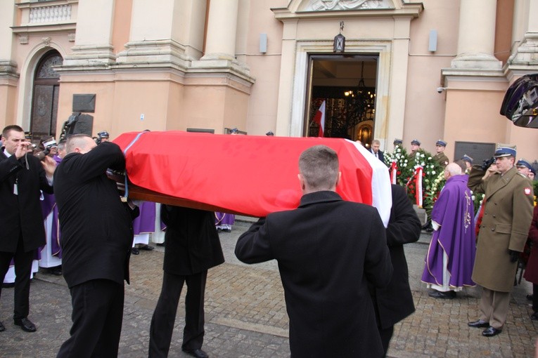Pogrzeb "Gryfa" w katedrze polowej Wojska Polskiego