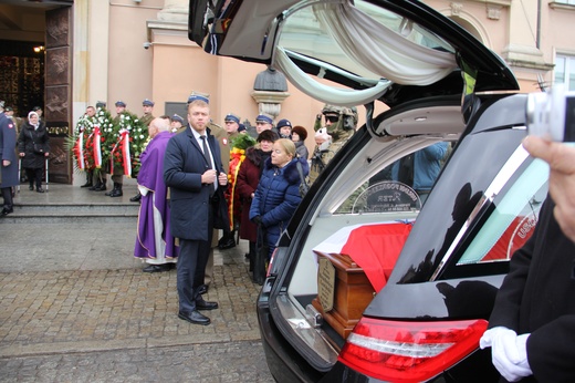 Pogrzeb "Gryfa" w katedrze polowej Wojska Polskiego