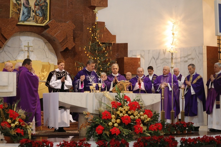 Pogrzeb śp. Rozalii Pindel, mamy bp. Romana Pindla