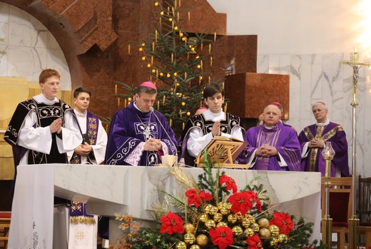 Pogrzeb śp. Rozalii Pindel, mamy bp. Romana Pindla