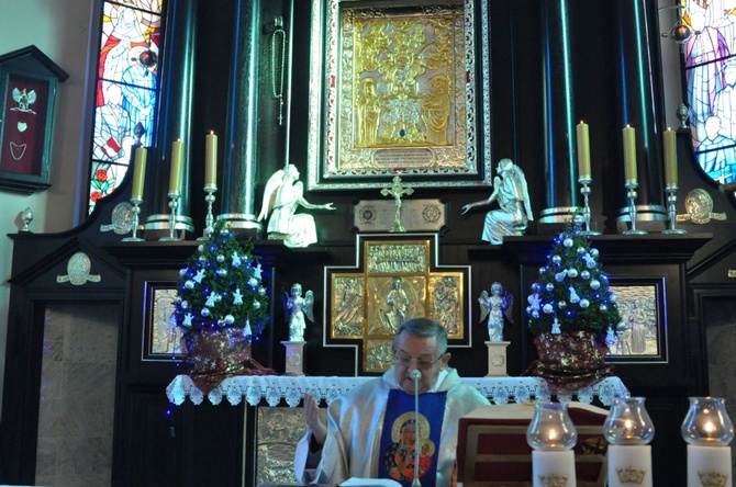 Jasnogórska zasuwa w Borzęcinie Dolnyn