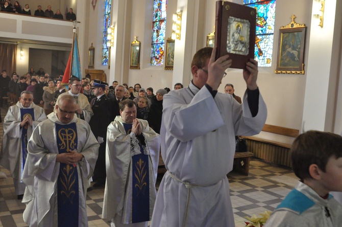 Jasnogórska zasuwa w Borzęcinie Dolnyn