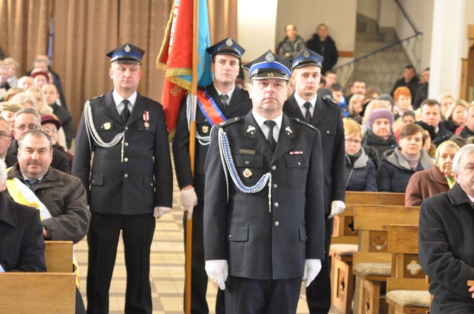 Jasnogórska zasuwa w Borzęcinie Dolnyn