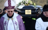 Ks. Stanisław został pochowany na cmentarzu parafialnym