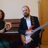 Małgorzata Nowak-Kępczyk i Łukasz Bizoń zachęcają do wysłuchania piosenek, które zbliżają do Boga