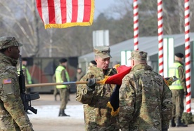 Stalowa brygada rozwinęła sztandary