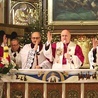 ▲	Modlitwę w katedrze zakończyło wspólne błogosławieństwo biskupów obu wyznań
