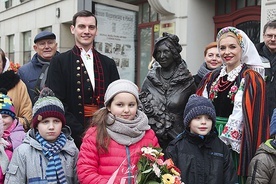 W Muzeum Mazowieckim, przy którym stoi pomnik, powstanie stała ekspozycja poświęcona wielkim płocczanom, a jej częścią będzie wyposażenie warszawskiego domu Miry Zimińskiej- -Sygietyńskiej.