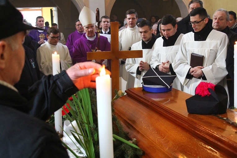 Pogrzeb ks. Józefa Wróbla