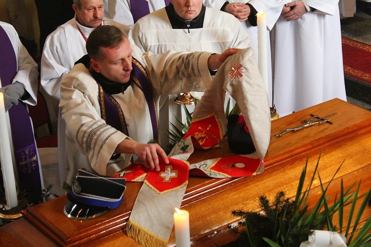 Pogrzeb ks. Józefa Wróbla