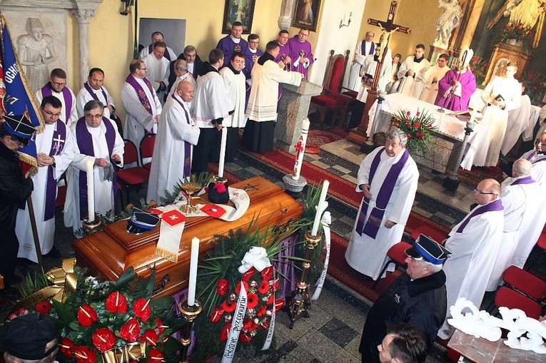 Pogrzeb ks. Józefa Wróbla