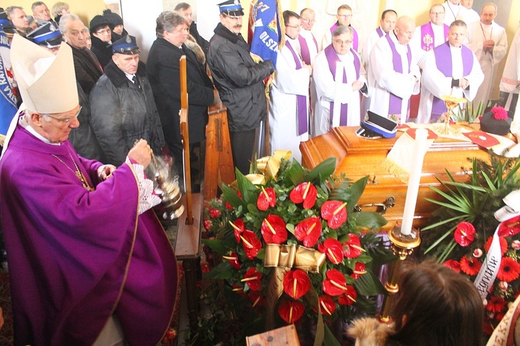 Pogrzeb ks. Józefa Wróbla