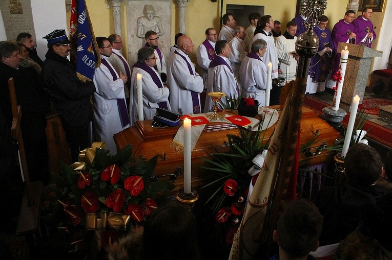 Pogrzeb ks. Józefa Wróbla