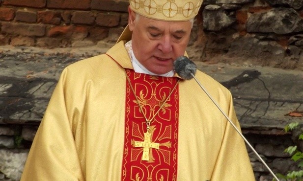 Kard. Müller przeciwko mylnym interpretacjom Amoris laetitia