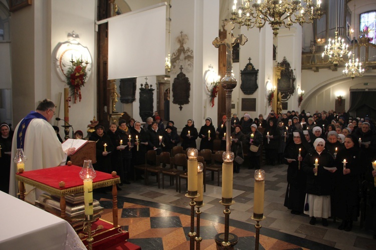 Obchody Dnia Życia Konsekrowanego w Łowiczu