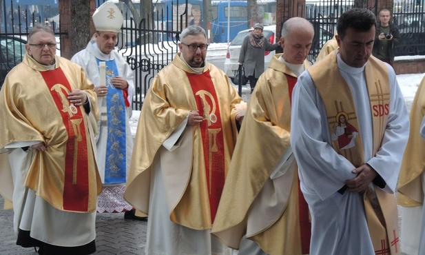 Osoby konsekrowane świętowaly z bp. Romanem Pindlem